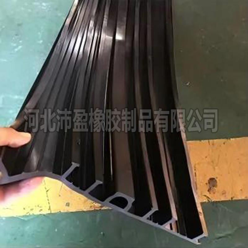 背贴式橡胶止水带